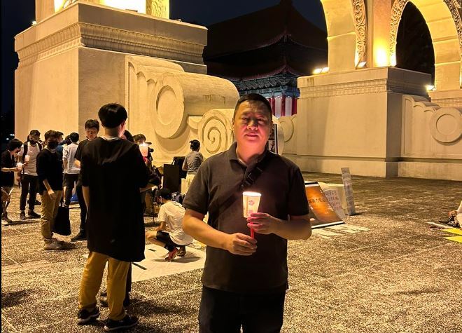 一場大火引白紙革命 王丹以64事件經驗給中國抗爭者建議