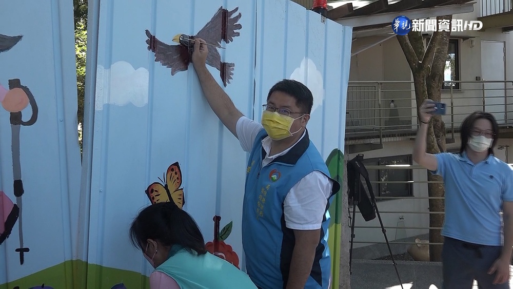 【台語新聞】工地圍籬新形象! 老少彩繪街頭更繽紛