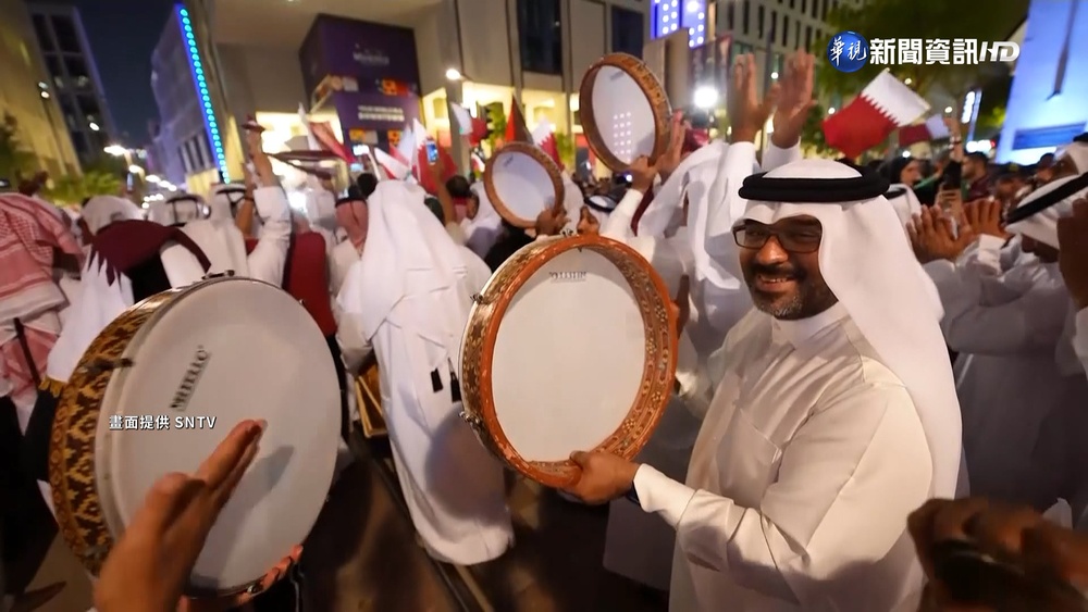 世足球迷超級變變變 不比火辣改拚創意