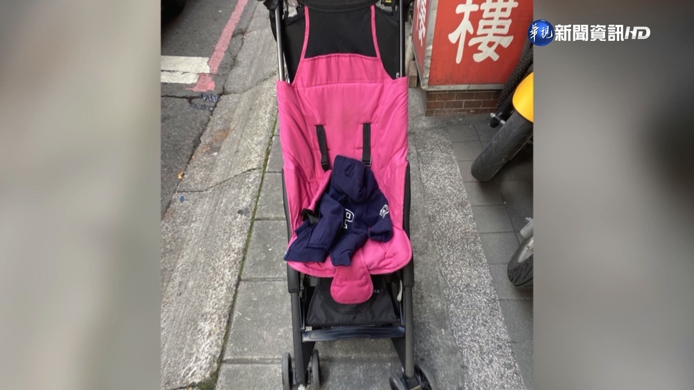 嬰兒車載娃遭公車門夾住! 乘客驚喊"有人"