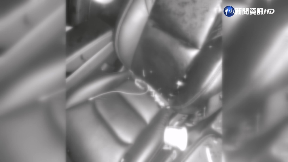 天外飛來筍絲?! 愛車突遭對向司機潑"廚餘"