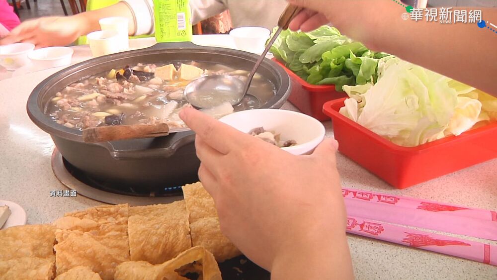 「類」薑母鴨登瑞士大報 網驚:這是什麼暗黑料理