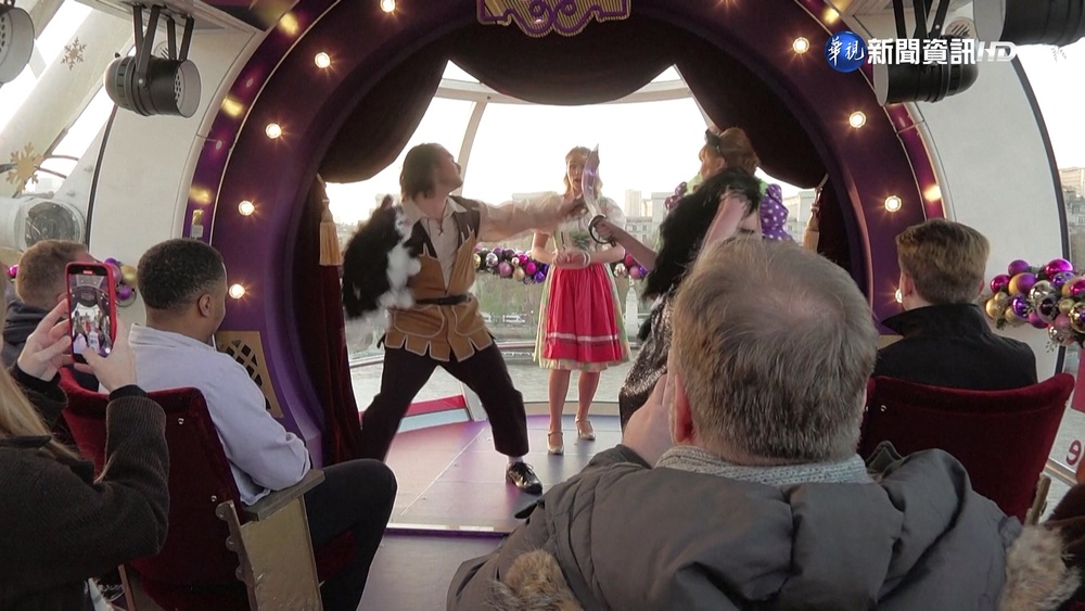 耶誕氛圍漫歐洲! "倫敦眼"上演高空童話劇