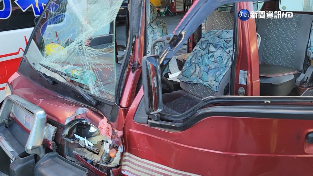 疑分心撿東西 駕駛意外追撞"老朋友"