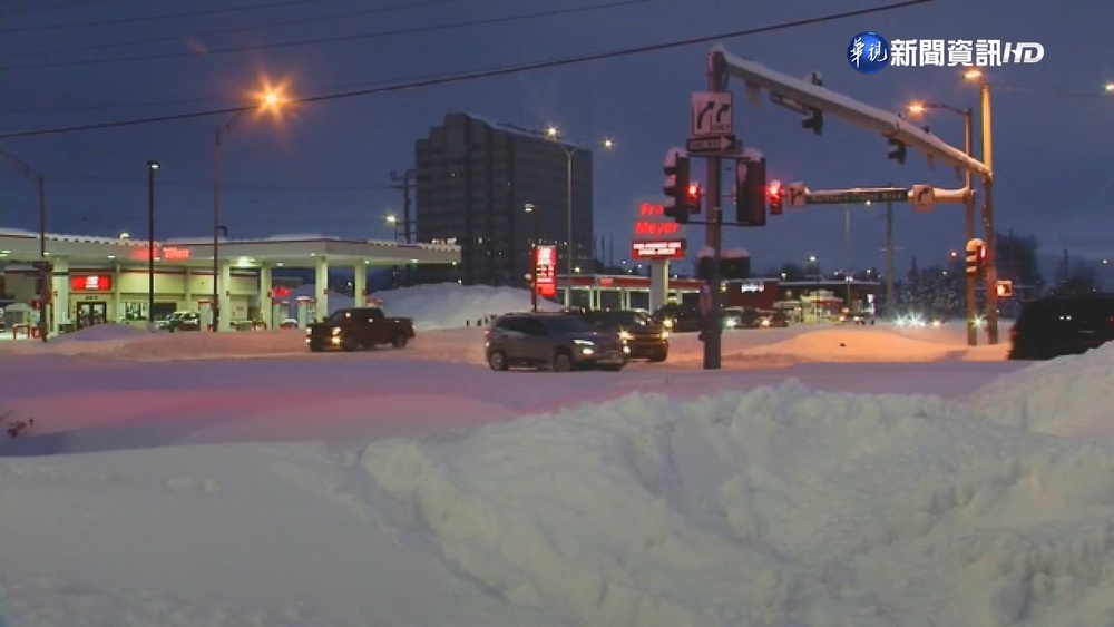 暴風雪襲美國多地 加州山區成銀白世界
