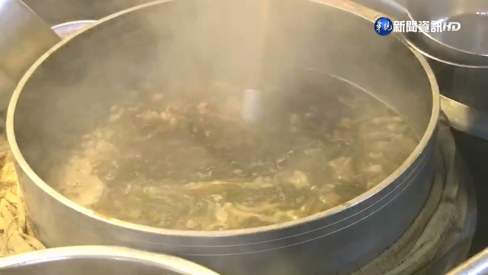 抗寒來碗燒的! 羊肉湯攤爆滿 一早呷羊肉爐