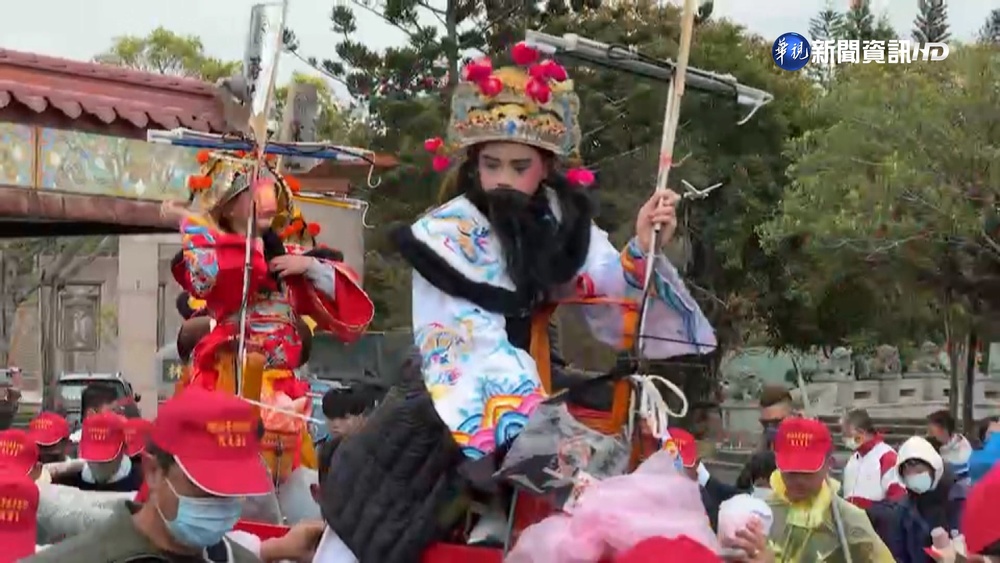 寒流來襲! 36名扮仙小童遶境 禦寒寶物全出動