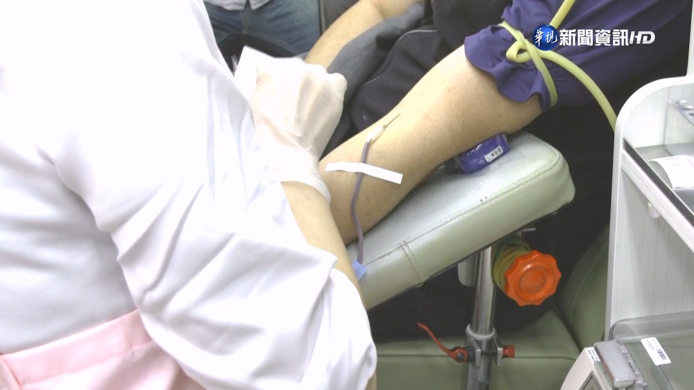 台中捐血公益活動 送"整隻甕仔雞"解血荒!