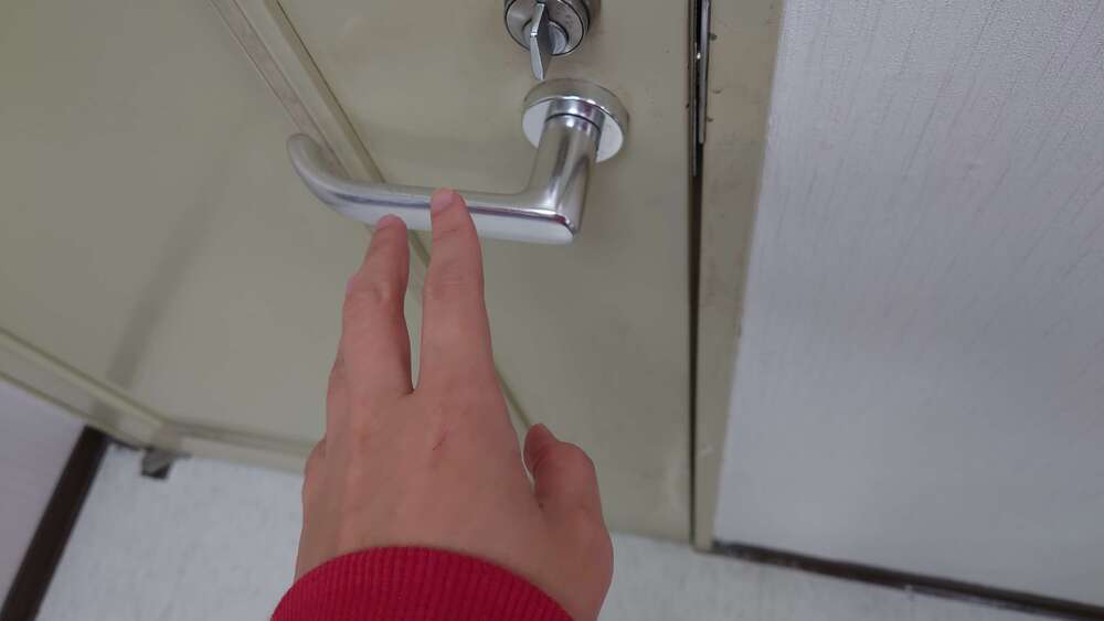 冬天好電！他被電到「看金屬製品都怕」 網傳授防靜電秘訣