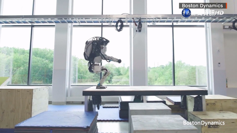 文字行業將失業? AI機器人寫論文媲美真人!