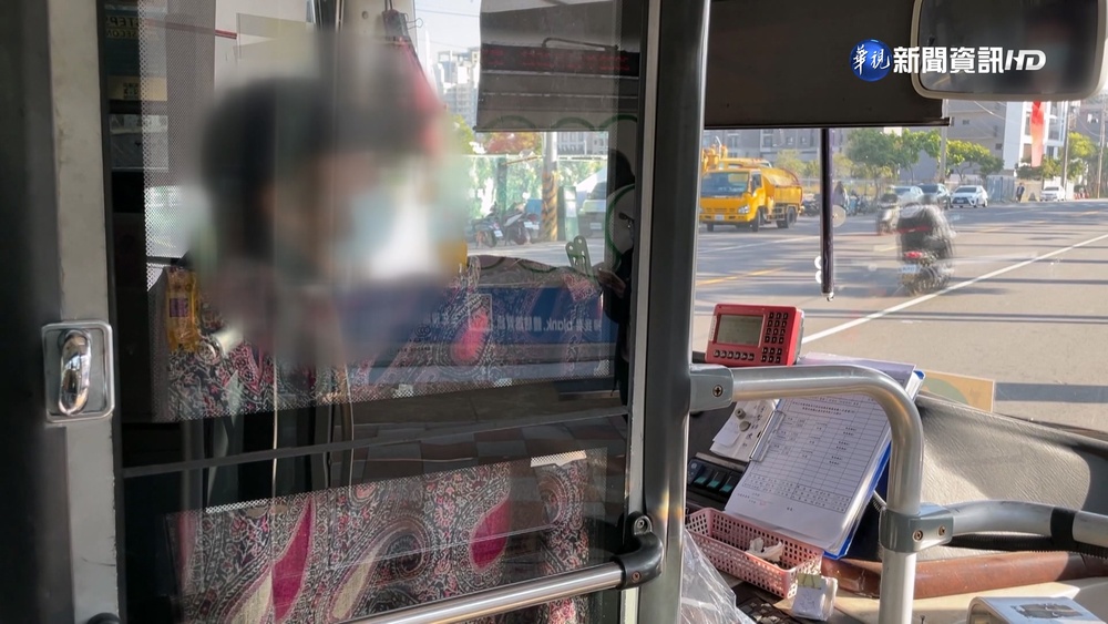 公車司機罵翁!港女制止遭打 "他跪賠6千2大過"