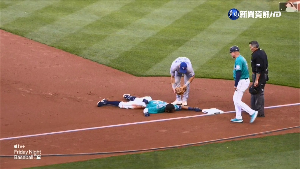 傳球給空氣?撲壘掉手機? MLB精選好"糗"