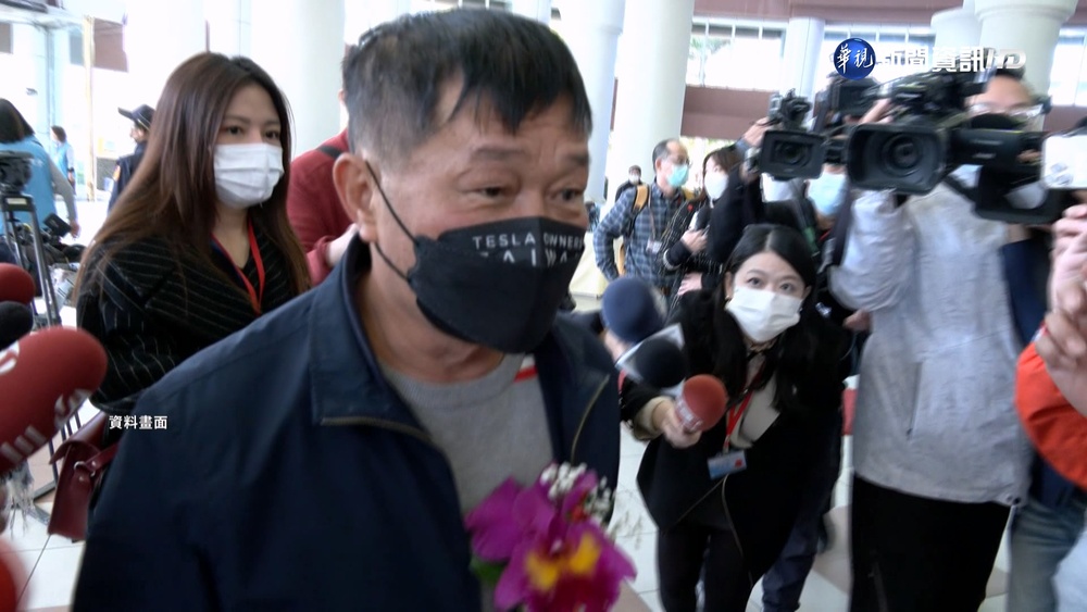 議員跑票! 李文俊駁黑金.曾俊傑遭轟"背骨"