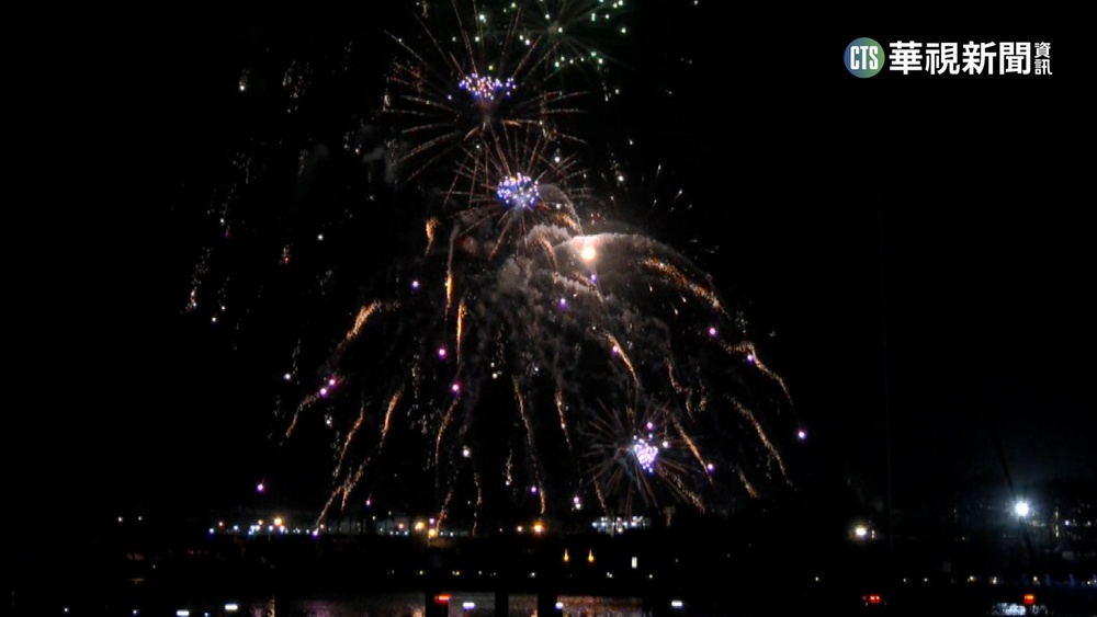 高雄"雙跨年"+"雙煙火" 大港花火璀璨試放
