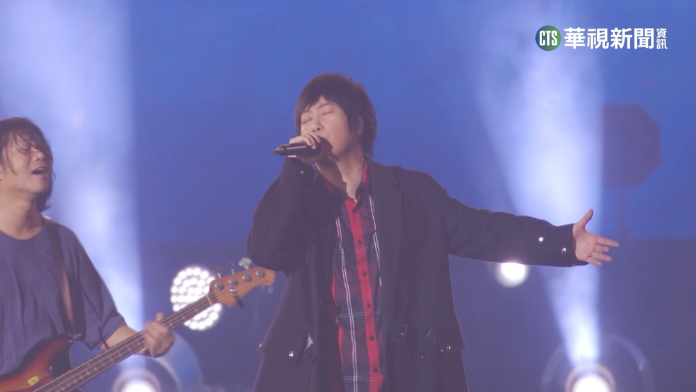 五月天陪歌迷跨年 攜白安.傻白桃園開唱