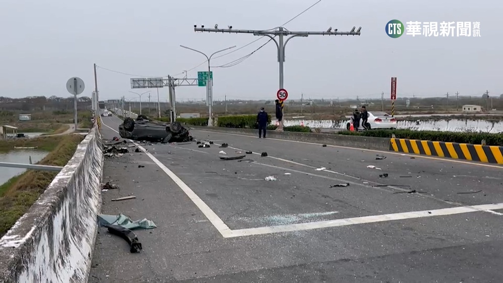 台南死亡車禍 現役軍人載友自撞翻覆3死