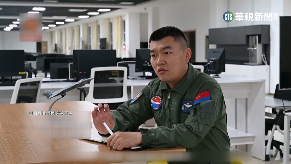 解放軍曝共機夜訓 國軍掌握台海周邊戰備警巡