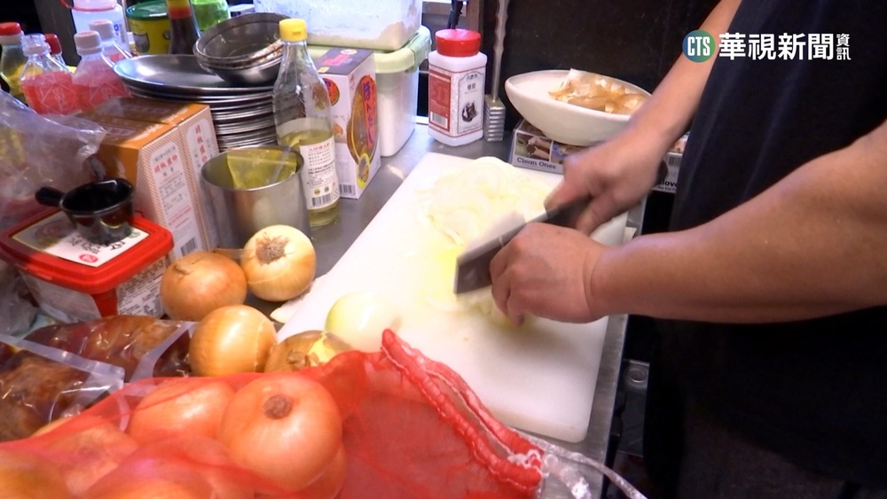 年菜外帶預訂將收單 店家樂忙備貨料理