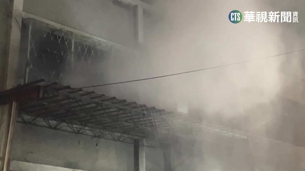 5人逃不出火場 恐一氧化碳中毒釀昏迷?