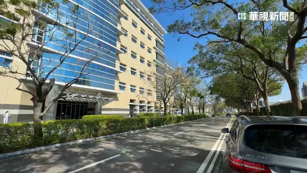 週六補班心好累... 外商.科技業大多休假