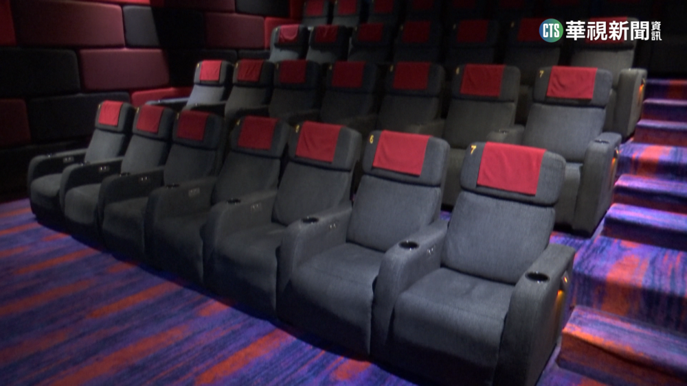 影廳音響故障照賣票 觀眾控"鞋貓劍客2"變默片