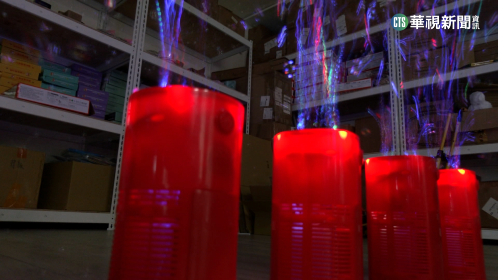 安全又環保! 新年煙火泡泡機月銷上千台