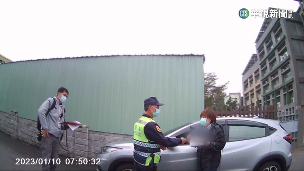白牌車違規載學生 被逮稱友姪女當場拆穿