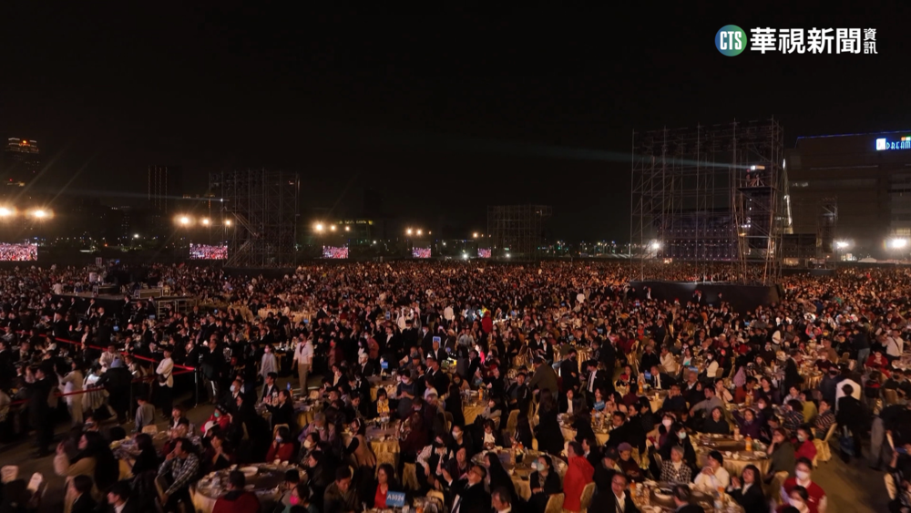 最狂流水席! 傳銷公司高雄辦尾牙席開2600桌