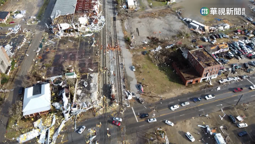 美國加州暴雨成災　17人喪生.洪水沖走5歲男童