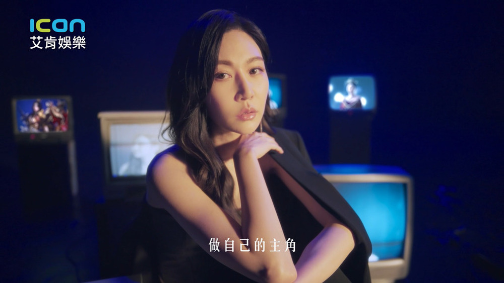 「又勾安抓」掀熱潮！曾莞婷代言手機遊戲　化身「神鏡女王」超吸睛！