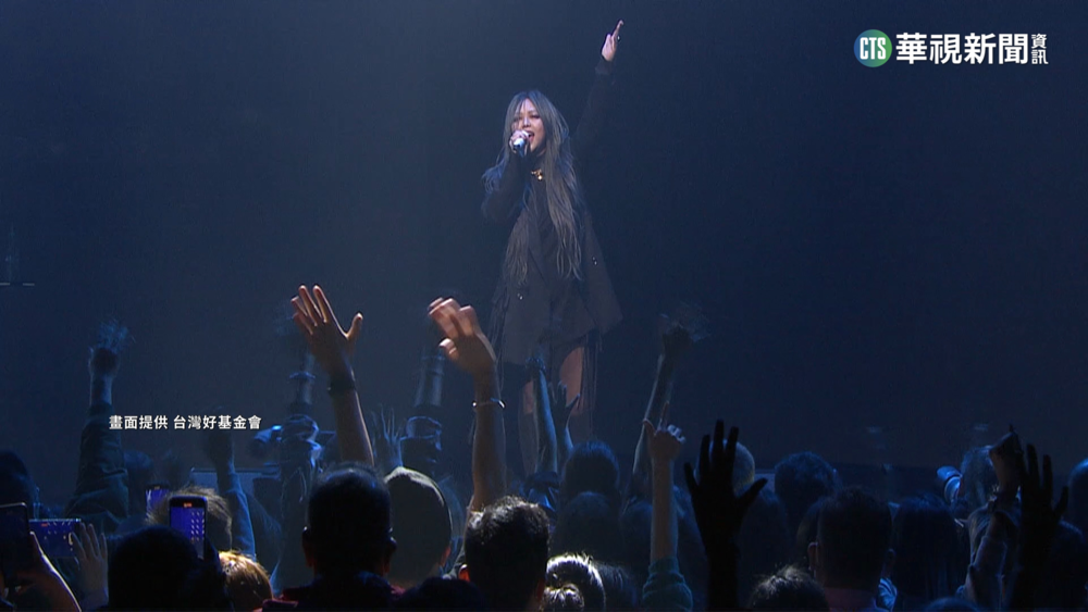 推掉十場尾牙　張惠妹驚喜現身北流開唱