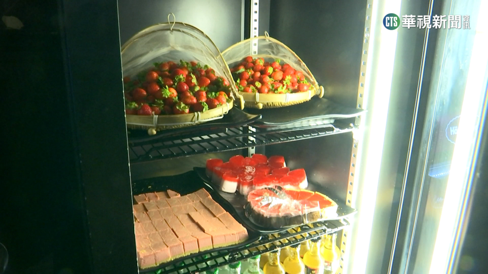 草莓季來了　連鎖麻辣鍋業者推草莓吃到飽