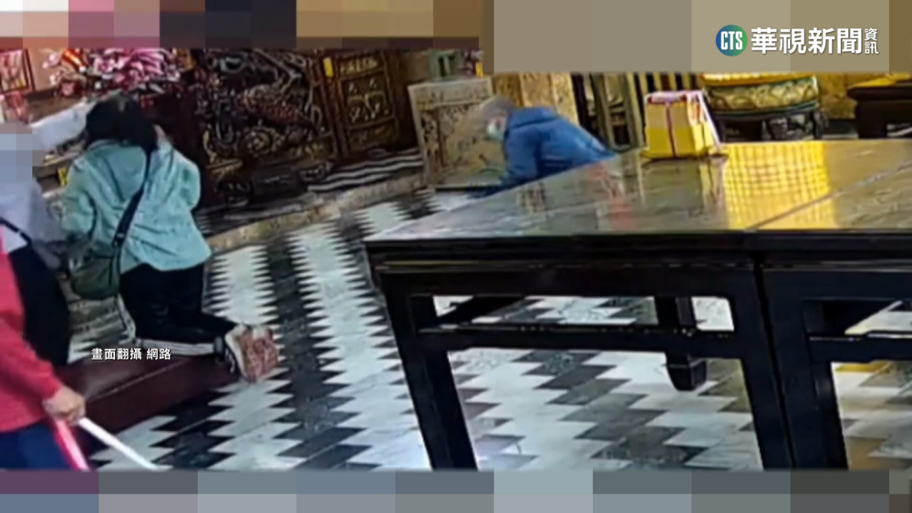 鳳山城隍廟女子遭狂巴頭痛哭　志工出聲制止