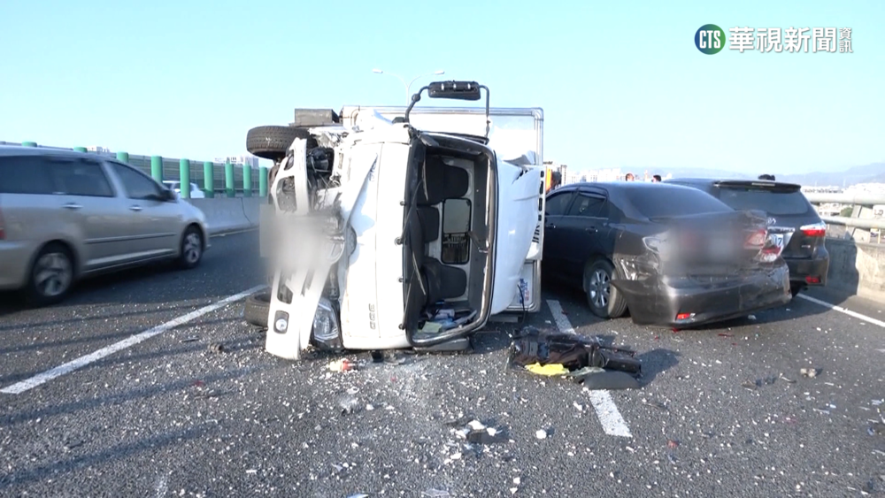 過年連假前夕台74線車禍　7車連環撞釀4傷