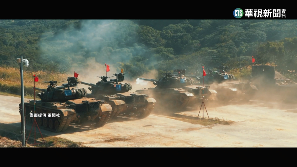 模擬掃盪登陸敵軍　陸軍裝甲旅震撼演習登場