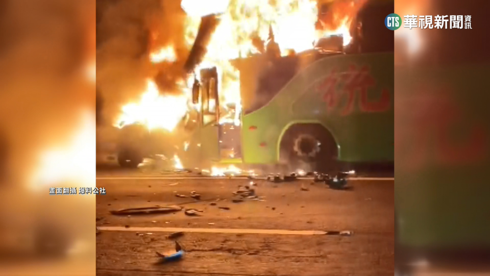 大年初一國道追撞火燒車　2人逃生不及喪命