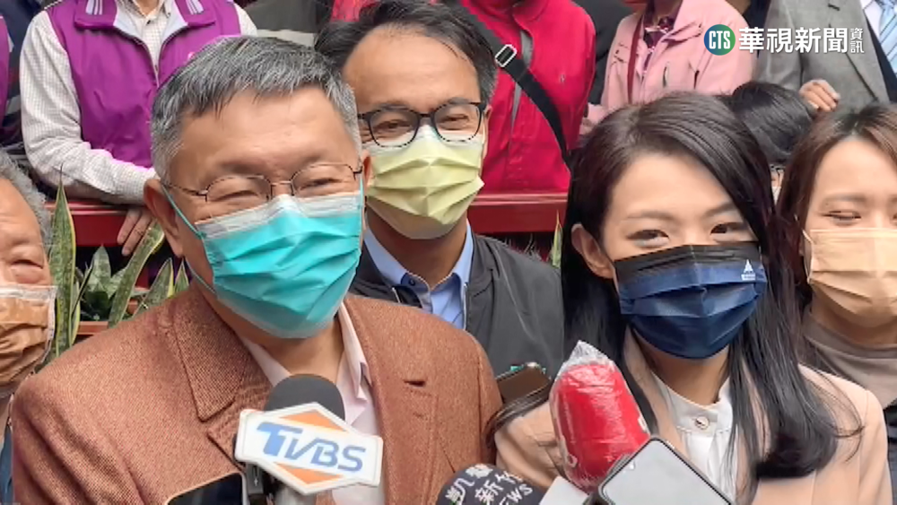 柯P.高虹安拜廟　被問兩岸政策笑回:下次再談