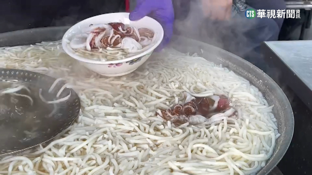 國華街挺過疫情寒冬　人潮回流擠爆街道