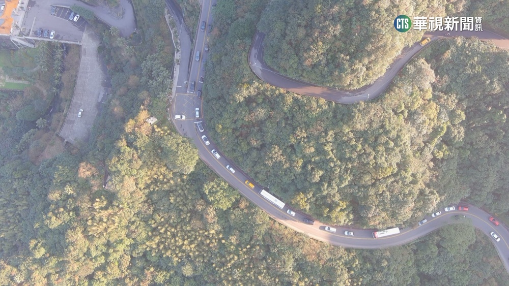 紓解九份老街春節車潮　警出動空拍機監控