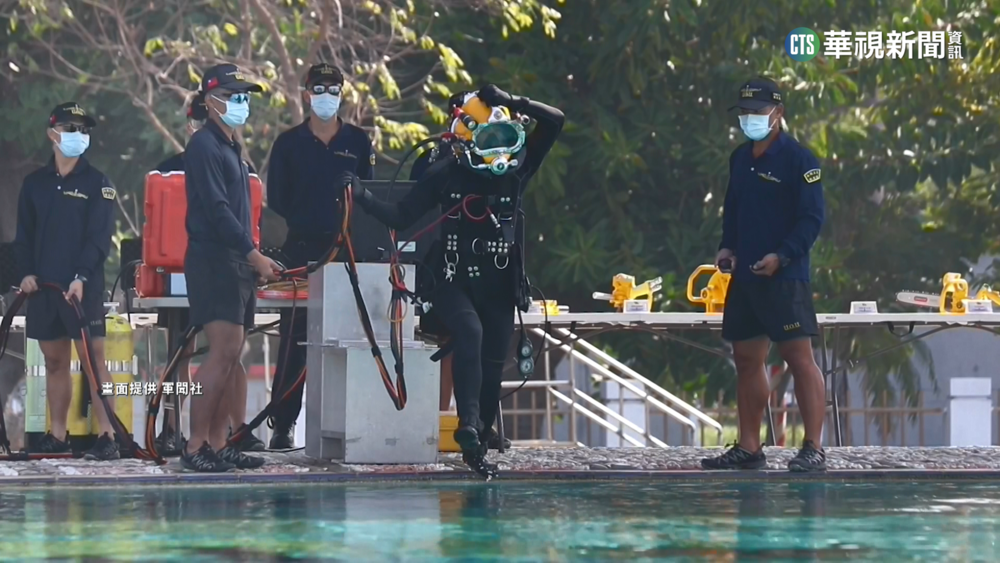 海軍「怒海潛將」　水下作業大隊展現專業戰力