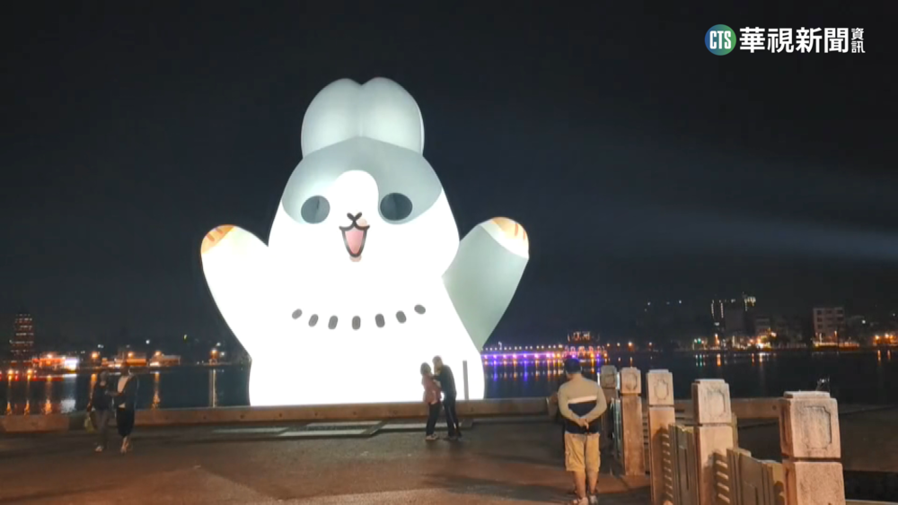 高雄燈會明登場　走春違停機車擠汽車格開罰