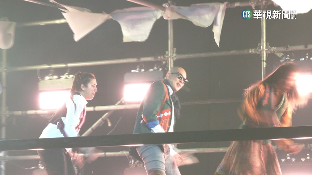 加碼DJ秀! 具俊曄攜"百老匯舞台劇"炸翻小巨蛋