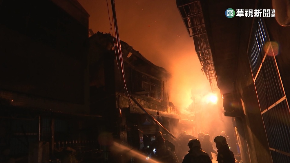 台中木造民宅陷火海　警消救出1女無生命跡象