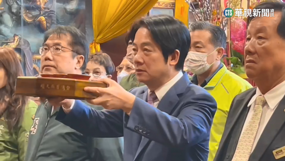 賴清德回台南發福袋　民眾不畏寒冷大排長龍