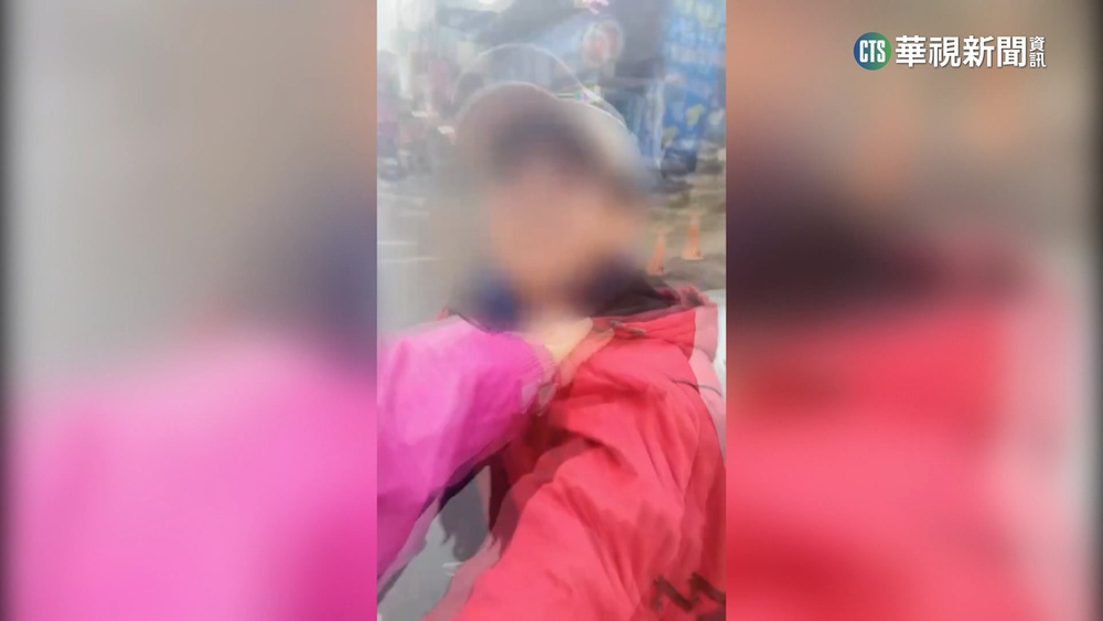 誤會騎士超車是逼車　駕駛火大狂揮斧頭