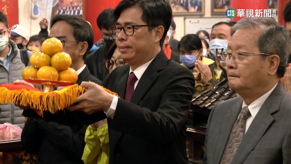 初九天公生！　高雄玉皇宮初八晚湧參拜人潮