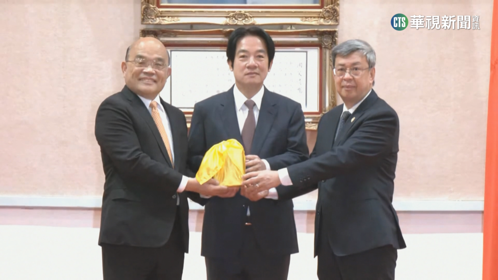 內閣交接　蘇卸任笑稱:大仁哥苦日子要來囉