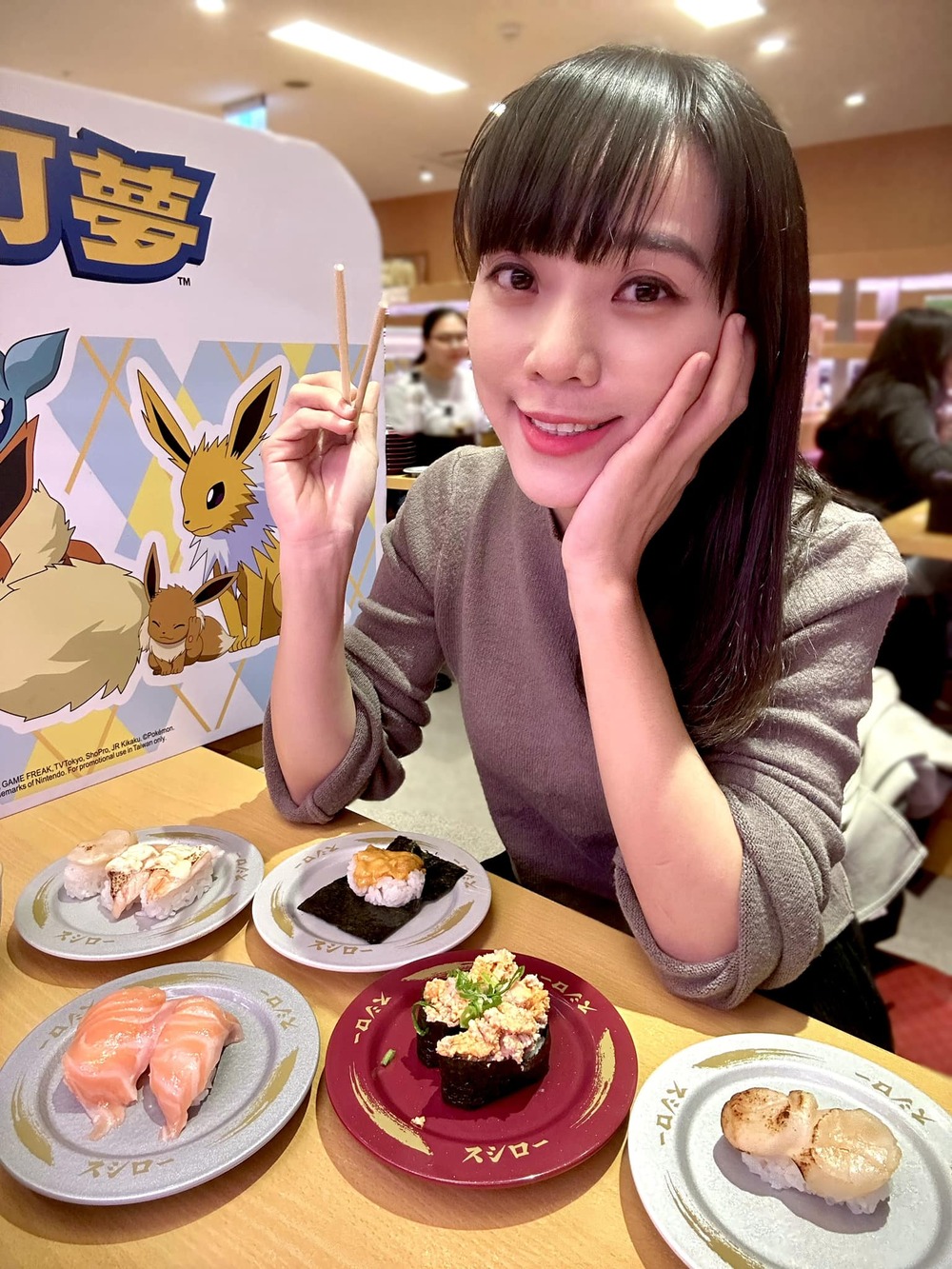 日壽司郎遭高中生惡搞　黃捷怒吃壽司郎「幫補血」、分享美味小撇步