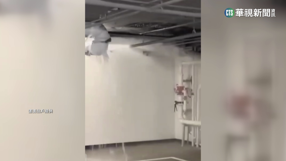 停車場變水池！　青埔住商大樓爆管淹水冒惡臭