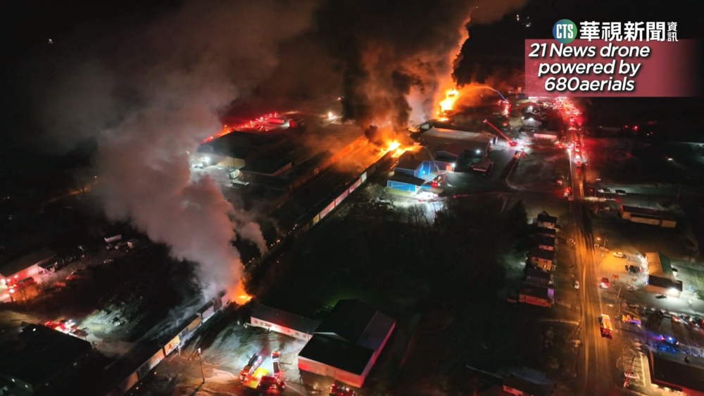 美火車出軌起火燒! 急疏散居民.傷亡仍不明